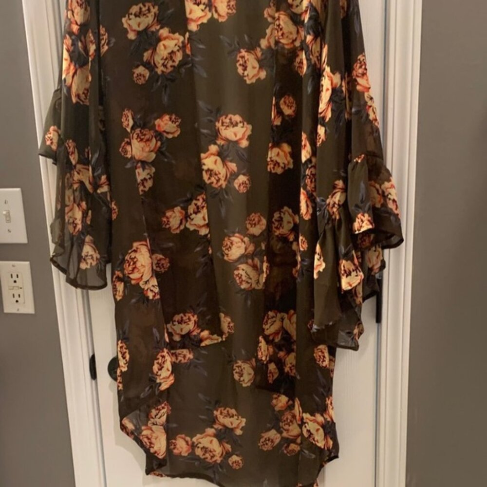 Live 4 Truth Floral Kimono - Dark Green and Peach